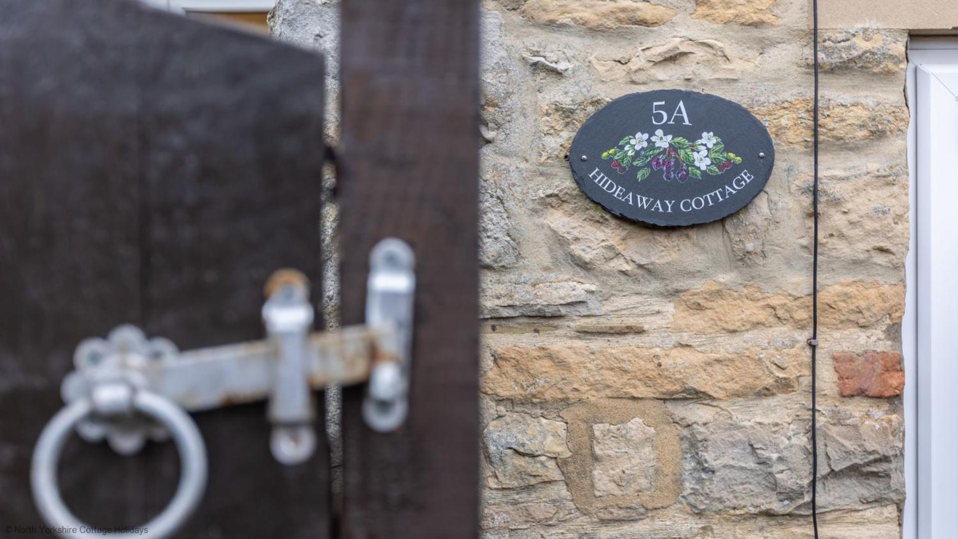 Picturesque Stone Cottage In The Heart Of North Yorkshire Village - Hideaway Cottage Eksteriør bilde