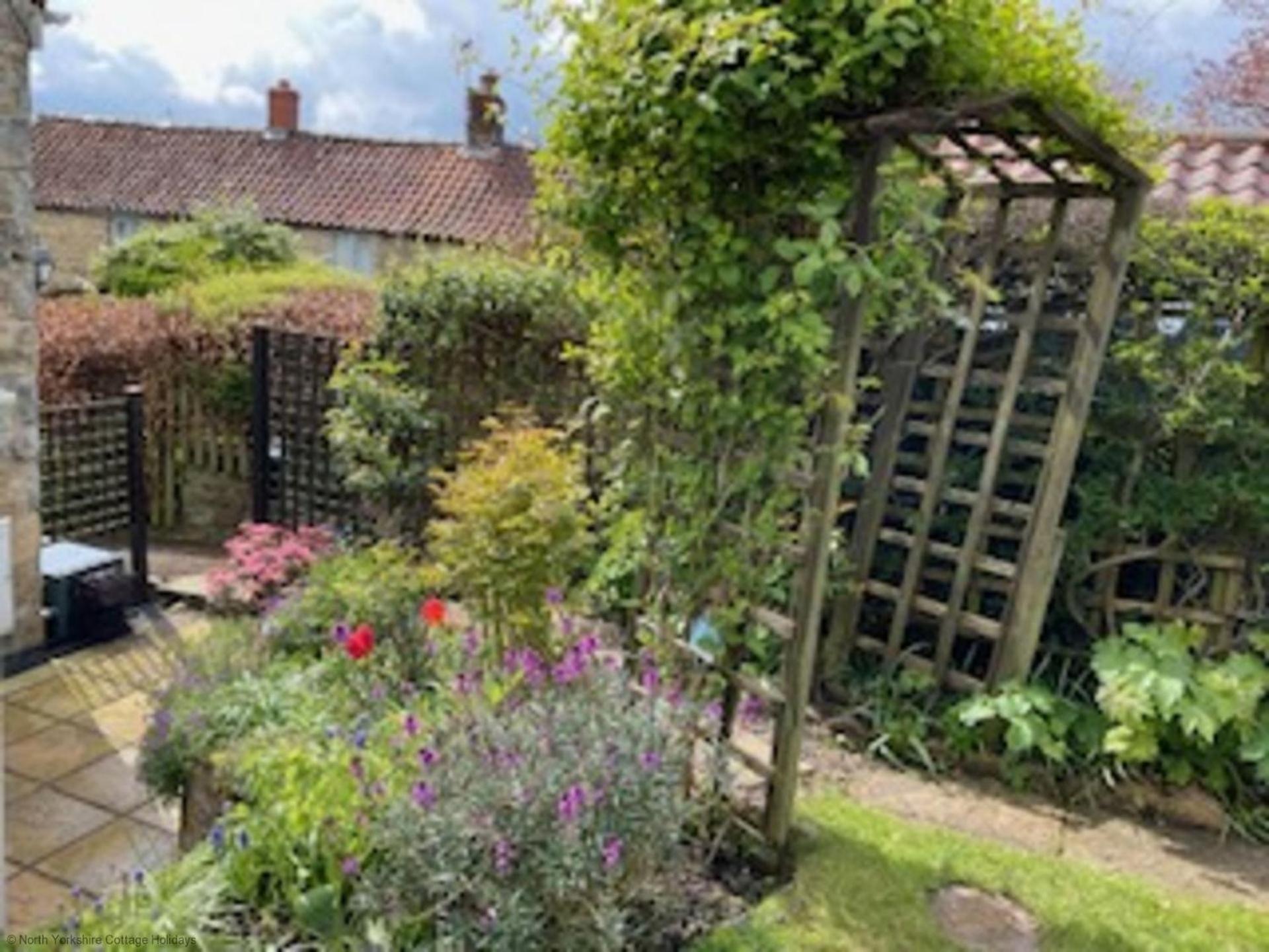 Picturesque Stone Cottage In The Heart Of North Yorkshire Village - Hideaway Cottage Eksteriør bilde